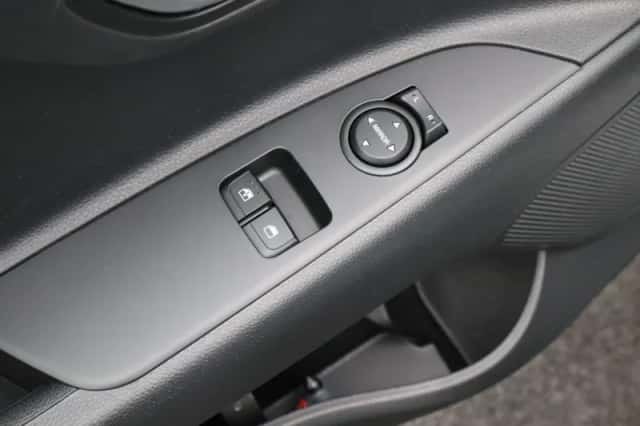 Kia Stonic (2022) thumbnail 27