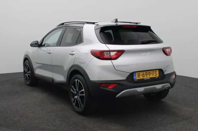 Kia Stonic (2022) thumbnail 4