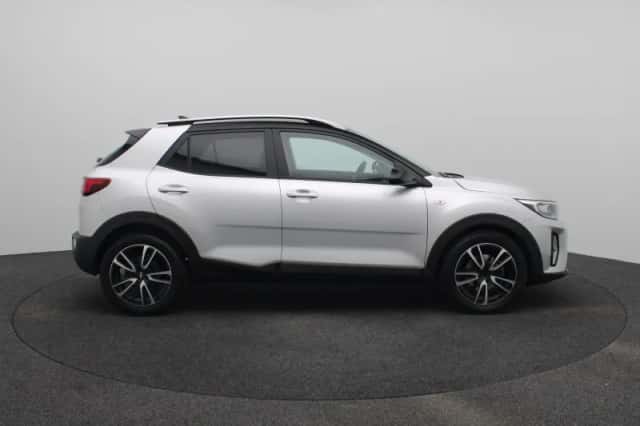 Kia Stonic (2022) thumbnail 8