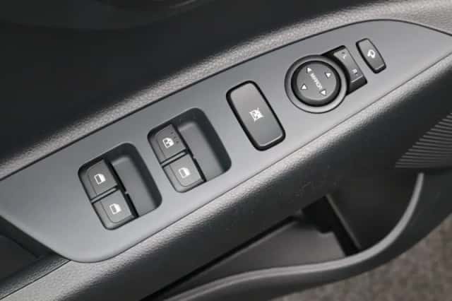 Kia Stonic (2025) thumbnail 28