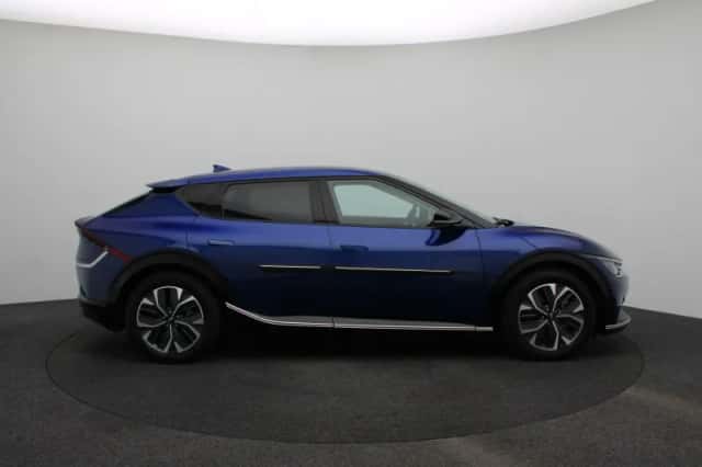 Kia EV6 (2023) thumbnail 10