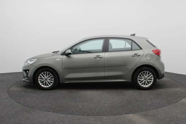 Kia Rio (2022) thumbnail 6