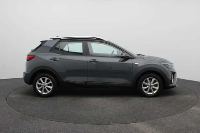 Kia Stonic (2023) thumbnail 6