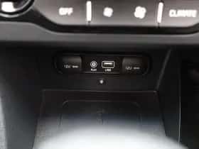 Kia Niro (2017) thumbnail 20