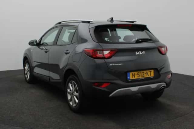 Kia Stonic (2021) thumbnail 2