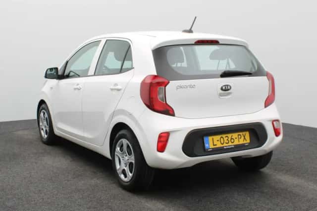 Kia Picanto (2021) thumbnail 4