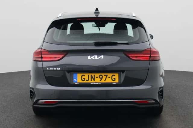 Kia Ceed Sportswagon (2024) thumbnail 5