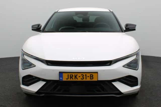 Kia EV6 (2025) thumbnail 5