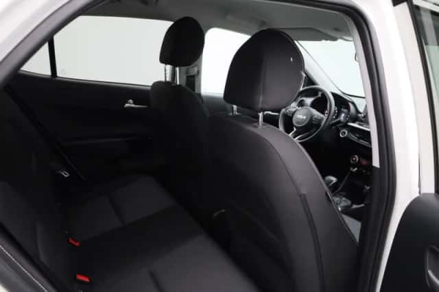 Kia Picanto (2022) thumbnail 33