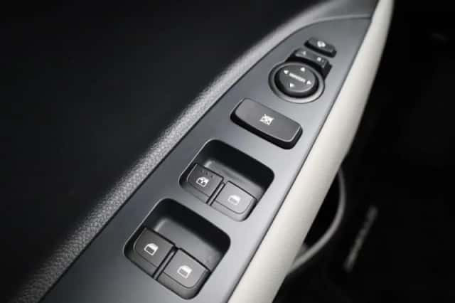 Kia Stonic (2024) thumbnail 26