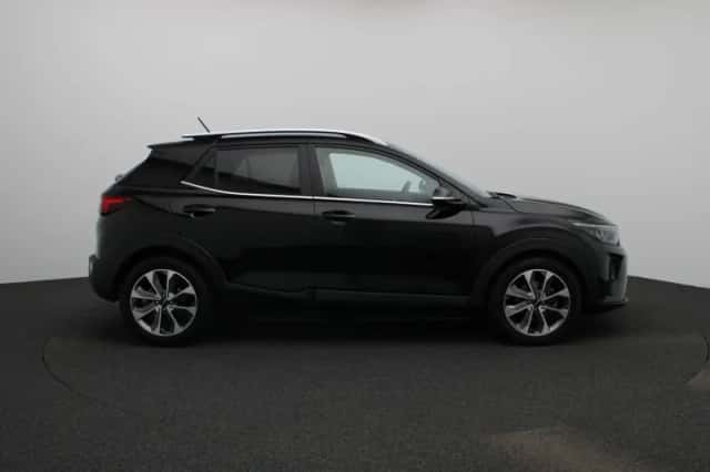 Kia Stonic (2024) thumbnail 6