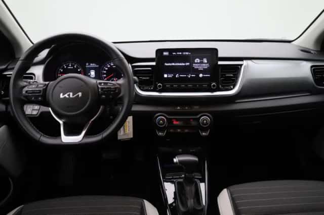 Kia Stonic (2024) thumbnail 7