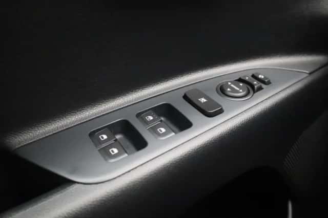 Kia Stonic (2025) thumbnail 24