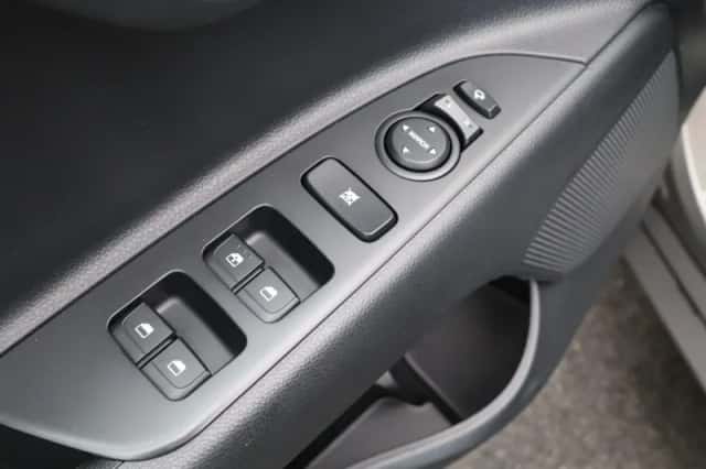 Kia Stonic (2022) thumbnail 26