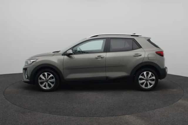 Kia Stonic (2022) thumbnail 4
