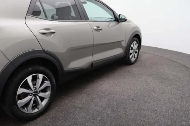 Kia Stonic (2022) thumbnail 37
