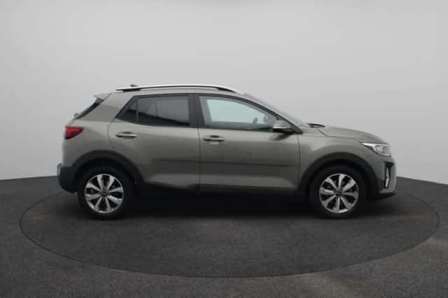 Kia Stonic (2022) thumbnail 6