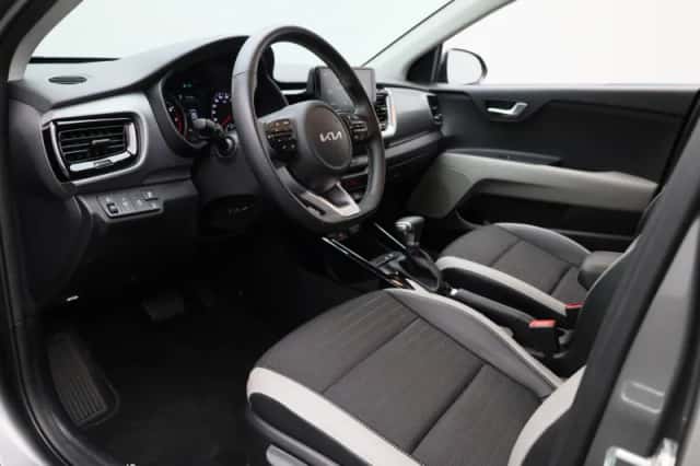 Kia Stonic (2024) thumbnail 16