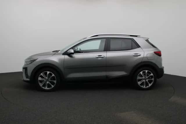 Kia Stonic (2024) thumbnail 4