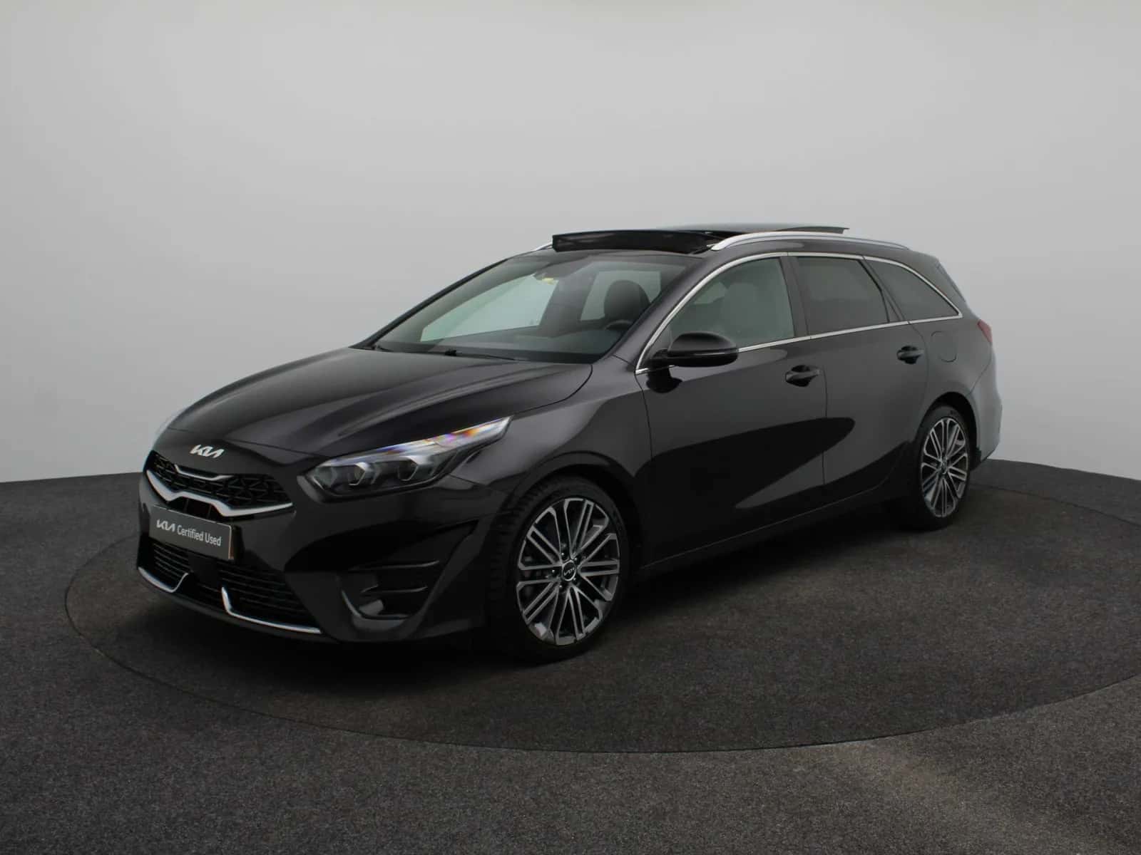 Kia Ceed Sportswagon (2023) — foto 1