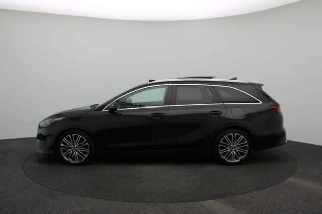 Kia Ceed Sportswagon (2023) thumbnail 4
