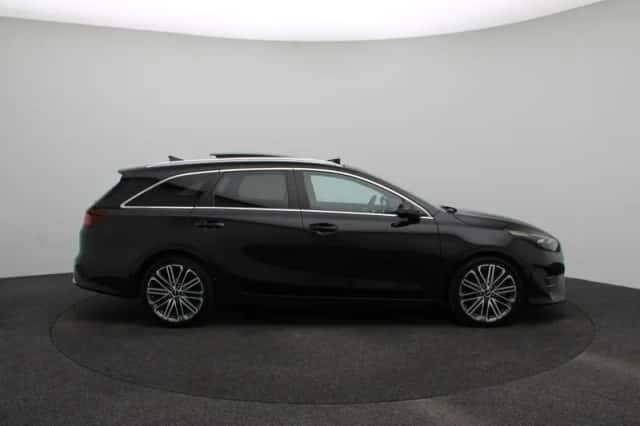 Kia Ceed Sportswagon (2023) thumbnail 6