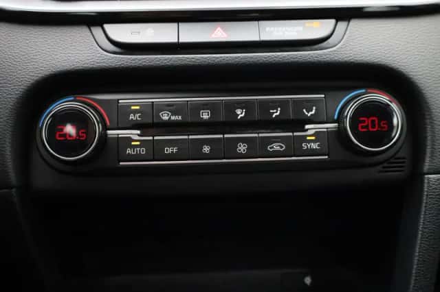 Kia Ceed Sportswagon (2024) thumbnail 17