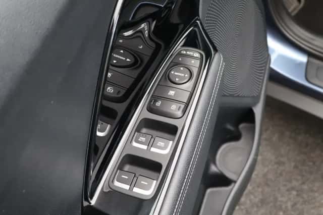 Kia Niro (2019) thumbnail 24