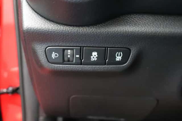 Kia Picanto (2024) thumbnail 25