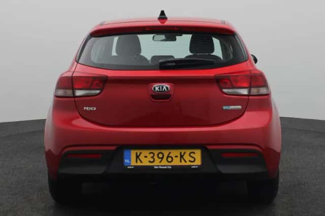 Kia Rio (2021) thumbnail 7