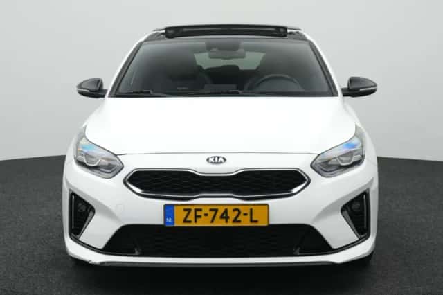 Kia Proceed (2019) thumbnail 5