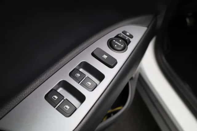 Kia Stonic (2025) thumbnail 32