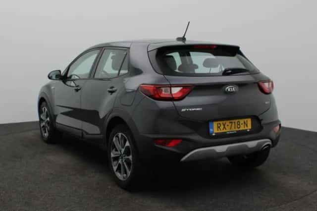 Kia Stonic (2018) thumbnail 2