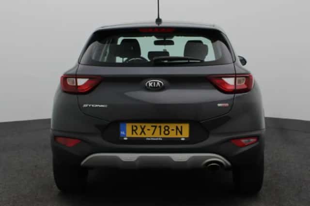 Kia Stonic (2018) thumbnail 5