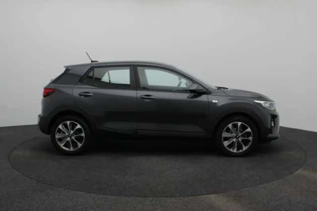 Kia Stonic (2018) thumbnail 6