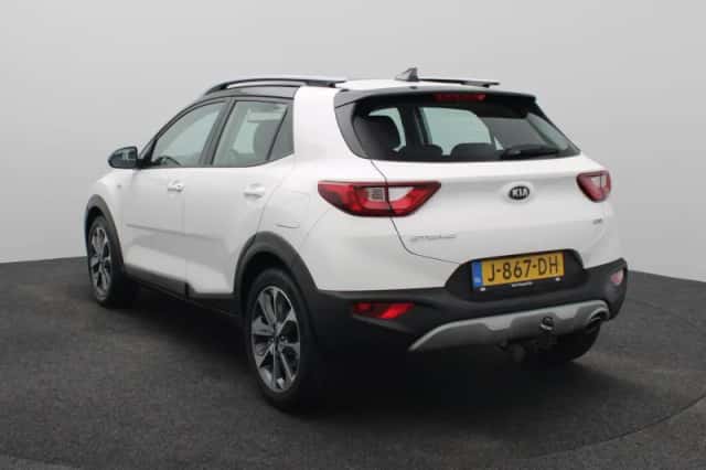 Kia Stonic (2020) thumbnail 2