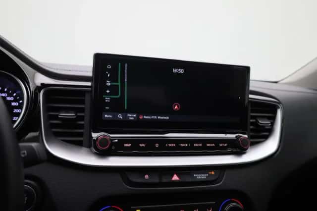 Kia Ceed Sportswagon (2024) thumbnail 17