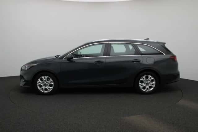 Kia Ceed Sportswagon (2024) thumbnail 4