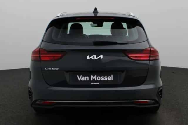 Kia Ceed Sportswagon (2024) thumbnail 5