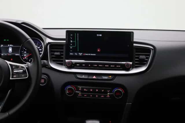 Kia Ceed Sportswagon (2024) thumbnail 8