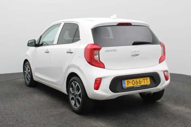 Kia Picanto (2022) thumbnail 2
