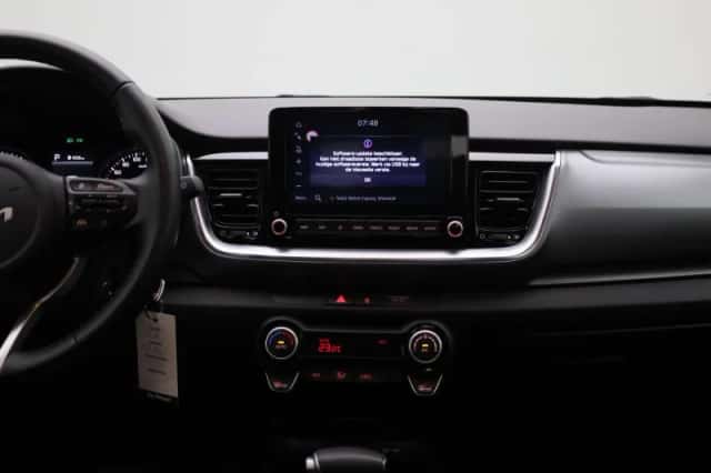 Kia Stonic (2024) thumbnail 10
