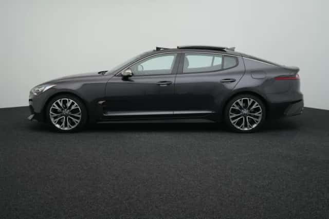 Kia Stinger (2020) thumbnail 6