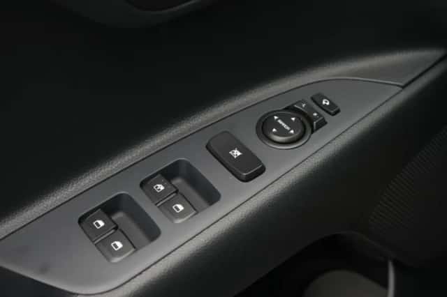 Kia Stonic (2025) thumbnail 28