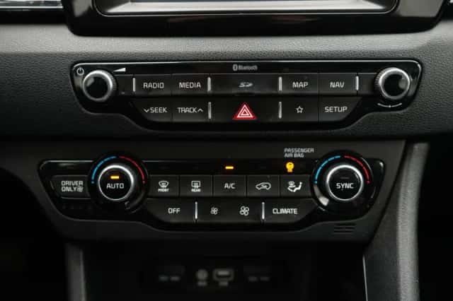 Kia Niro (2019) thumbnail 22