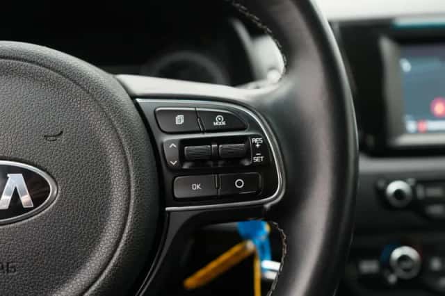Kia Niro (2019) thumbnail 26