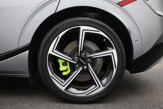 Kia EV6 (2023) thumbnail 15
