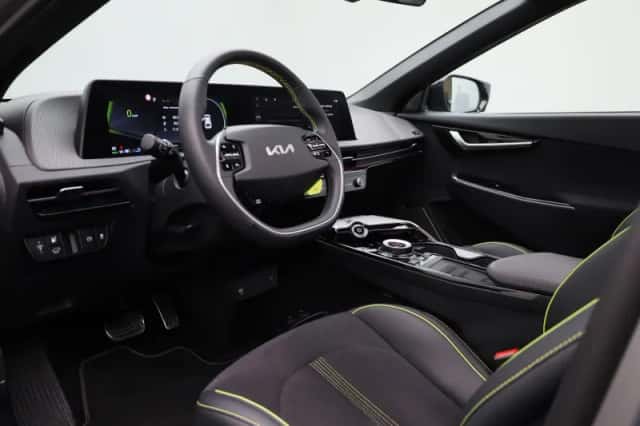 Kia EV6 (2023) thumbnail 41