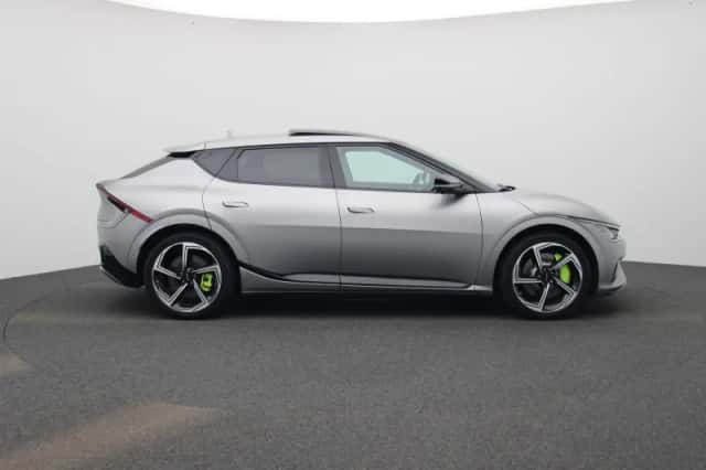 Kia EV6 (2023) thumbnail 8