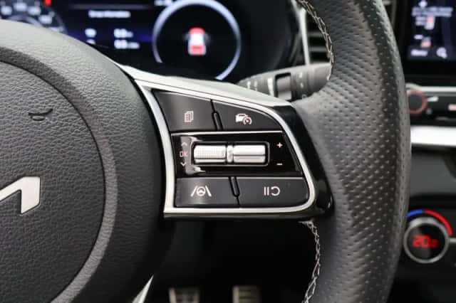 Kia XCeed (2023) thumbnail 22